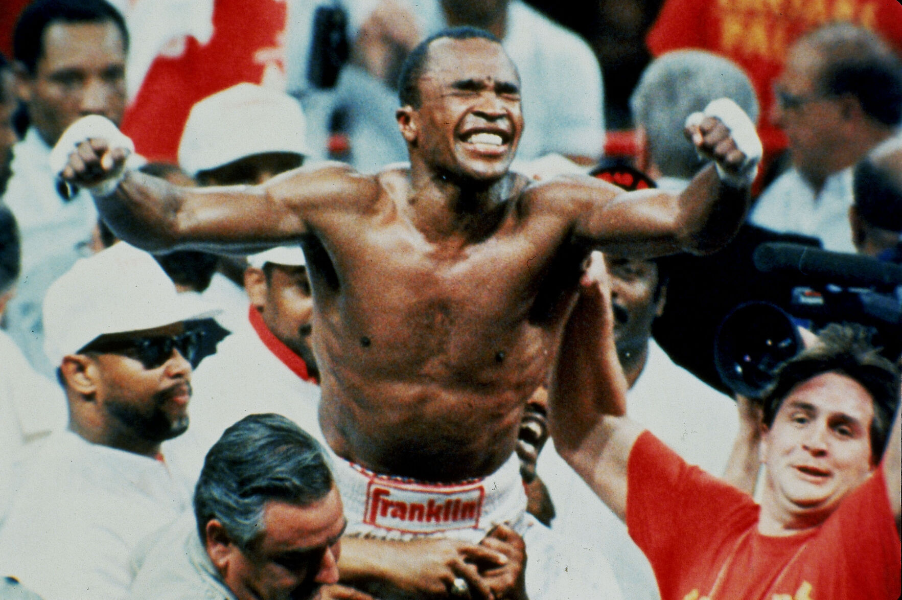 1987: Sugar Ray Leonard returns to ring, upsets Marvelous Marvin Hagler to become triple champion